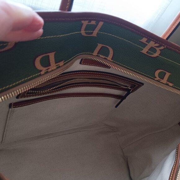 Dooney & Bourke Green Signature Logo Large Pebble Grain Leather Tote - Picture 13 of 16